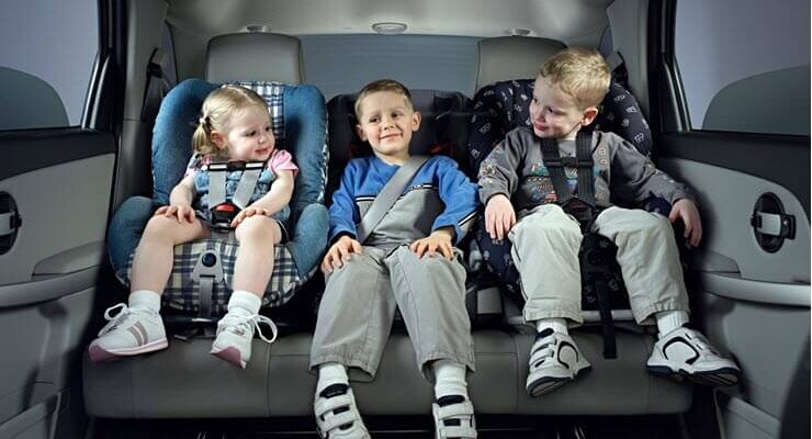 Правила перевозки детей в автомобиле