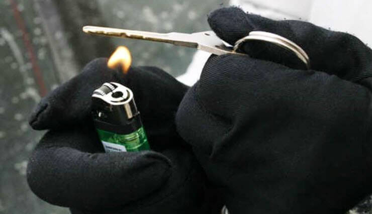 не поворачивается ключ в замке зажигания киа