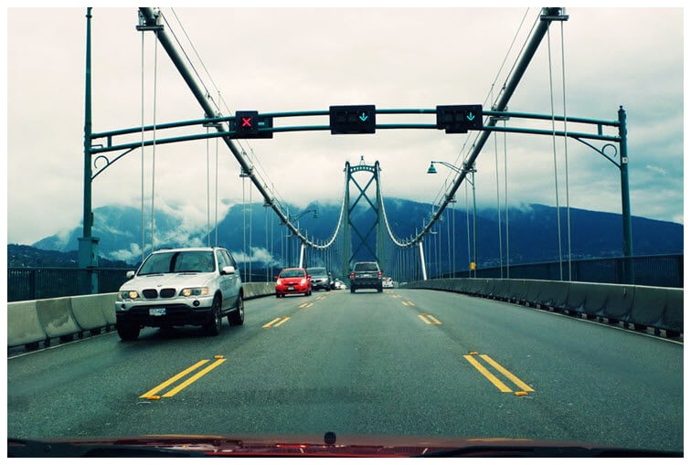 дорога с реверсивным движением знак