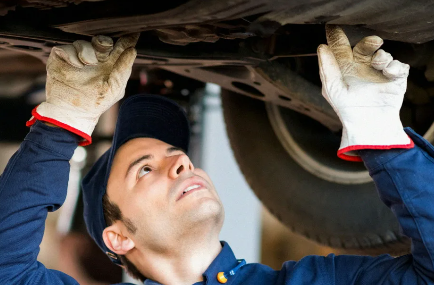 Когда нужно пройти техосмотр старой машины, после покупки в салоне, после смены владельца