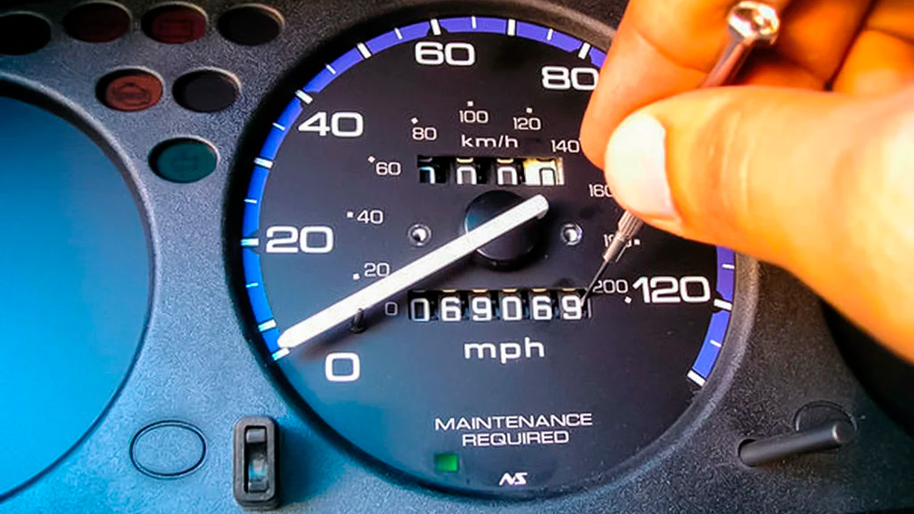 Как скручивают пробег на авто