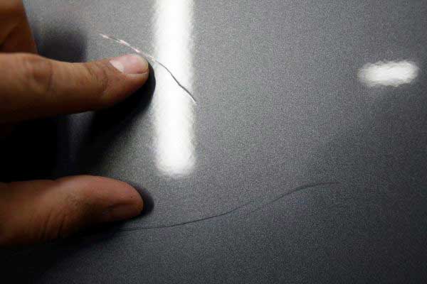 Царапина на ЛКП до металла