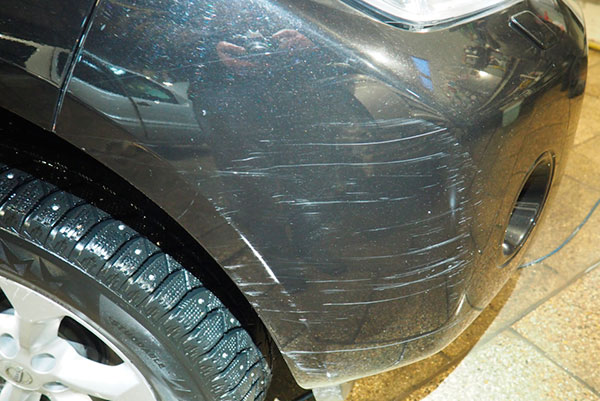 Царапины на бампере