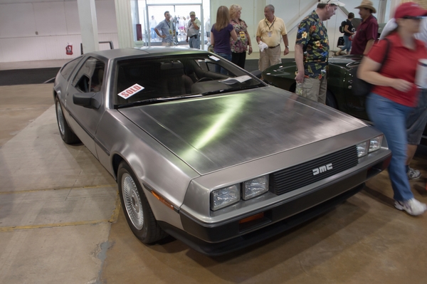 Проданный экземпляр DeLorean DMC-12