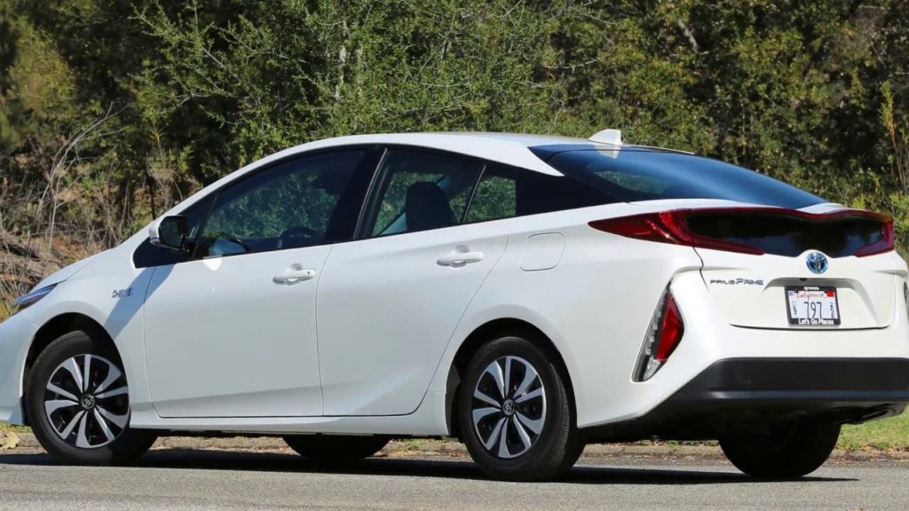 Новая Toyota Prius 2023 Новая Toyota Prius 2023