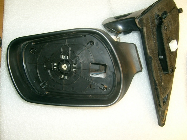 Раскрученное зеркало заднего вида