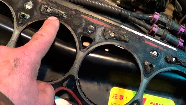 Диагностика по запахам: что означает запах бензина, антифриза, горелой резины