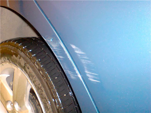 Потертости на бампере