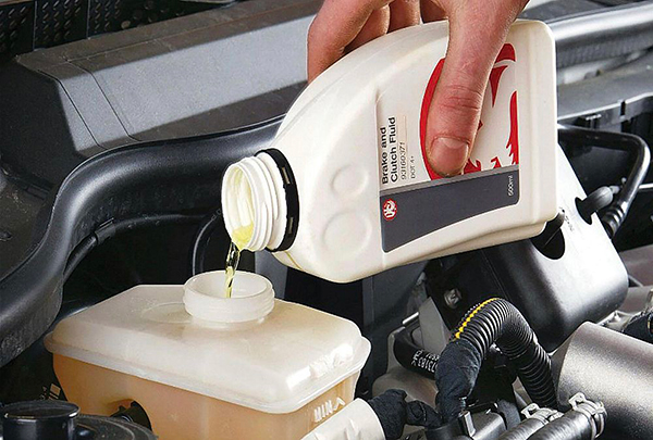 Замена тормозной жидкости своими руками