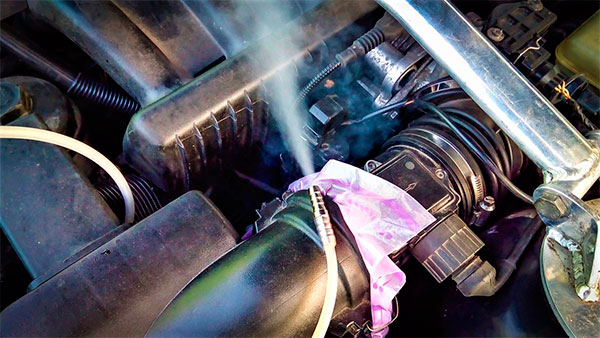 Плавают обороты двигателя на холостом ходу – причины и решение