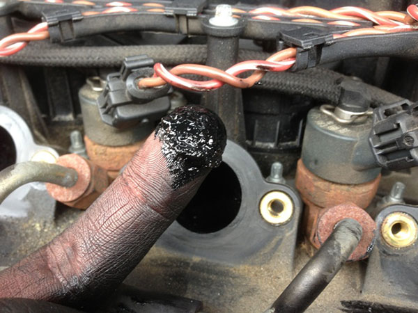 Замена масла: как понять, что оно «сгорело», и что выбрать