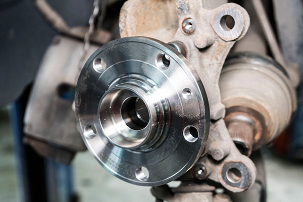 Почему проваливается педаль тормоза