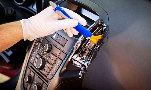 Очистка пластика в авто