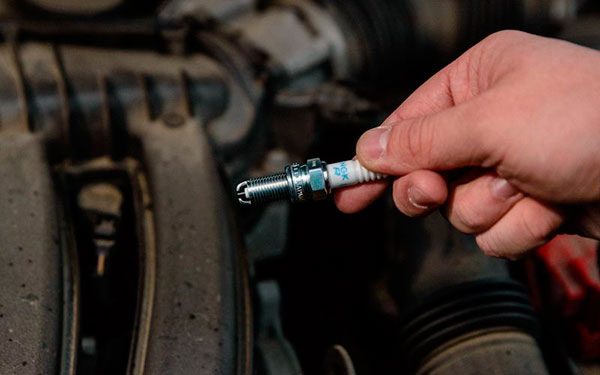 Свежая свеча зажигания