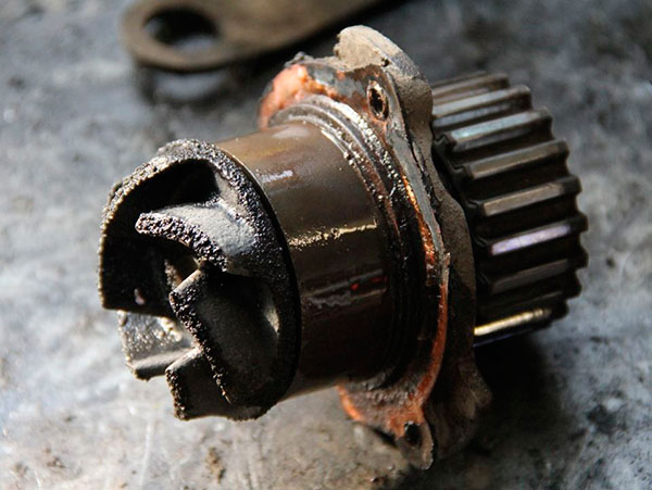 Почему свистит ремень генератора на холодную и что с этим делать