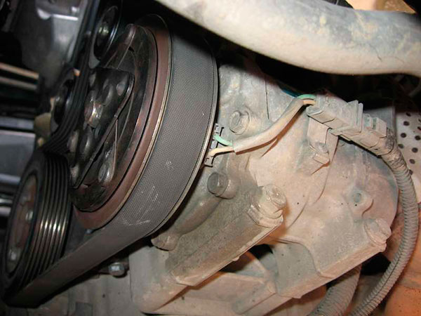 Почему свистит ремень генератора на холодную и что с этим делать