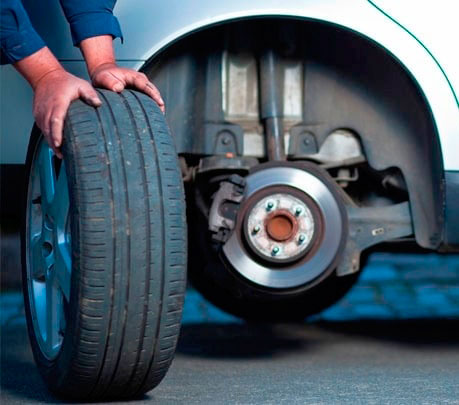 Как самостоятельно заменить тормозные колодки