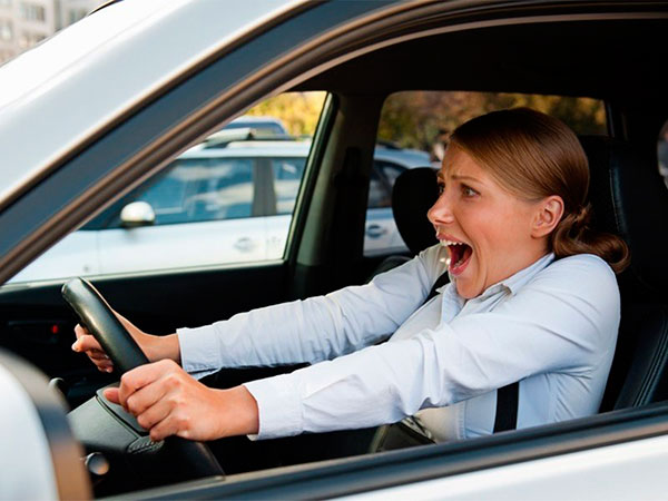 Плохо тормозит машина