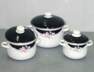 эмалированные кастрюли