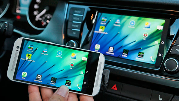 Смартфон и автомагнитола