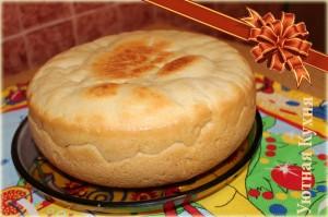 готовый пирог с рисом и рыбой