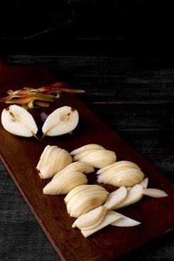 Груша готова к дальнейшим указаниям повара.