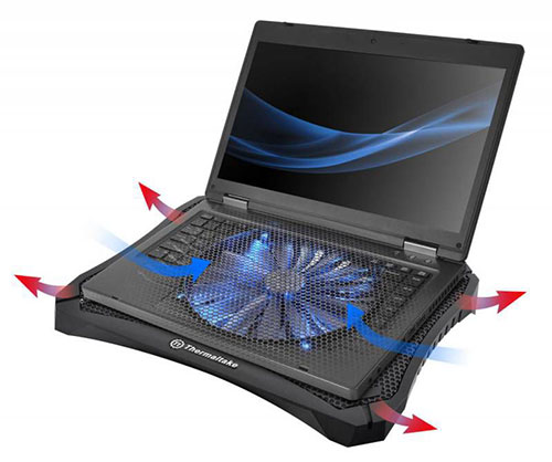 ноутбук на охлаждающей подставке