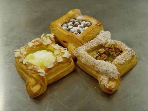 ватрушки из слоеного теста ватрушки из слоеного теста