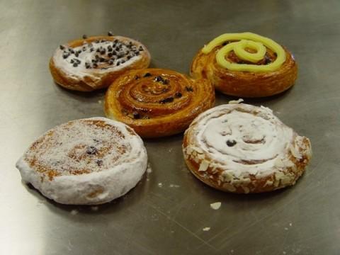 улитка из слоеного теста улитка из слоеного теста