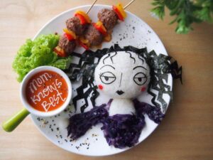 дама Саманта Ли