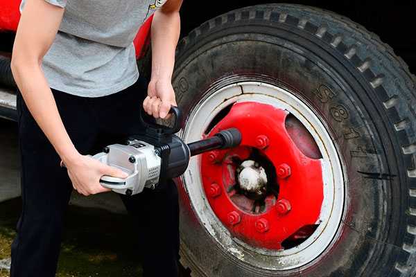 Как открутить колесо мясорубкой