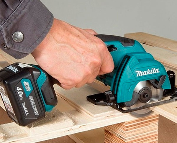 Makita HS301DWAE