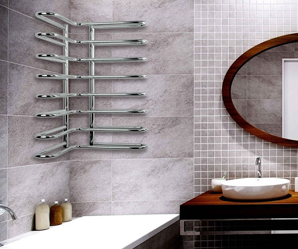 Полотенцесушитель в ванной