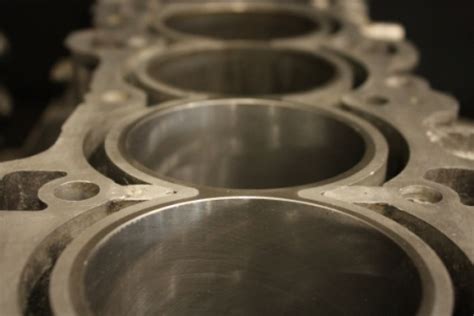 Синий дым из выхлопной трубы: причины, последствия и способы устранения проблемы