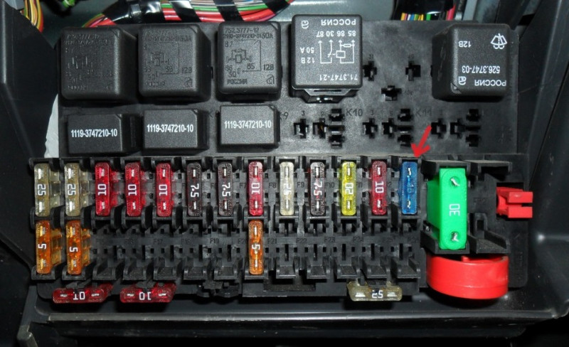 Как заменить предохранитель в автомобиле: на что обратить внимание