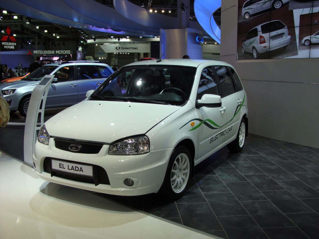 Крупные проекты электромобилей и гибридов в РФ: что и когда будет доступно