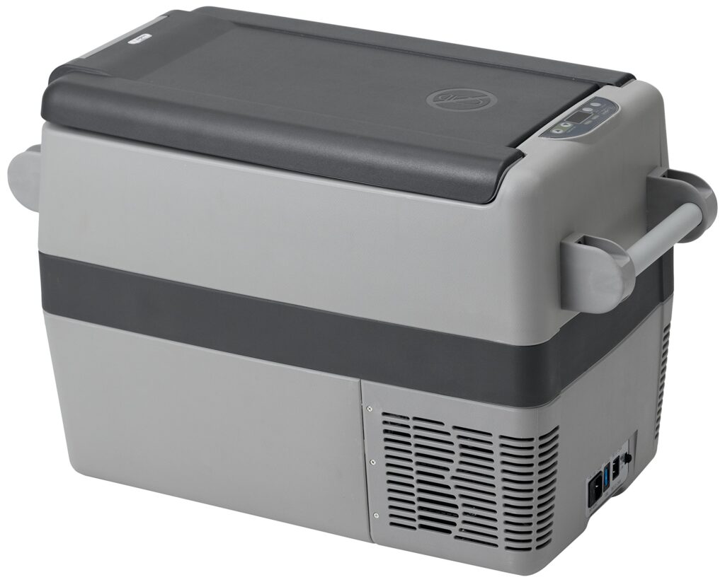 Гаджеты для дальнобойщиков 2025: лучшие навигаторы, рации, холодильники и обогреватели