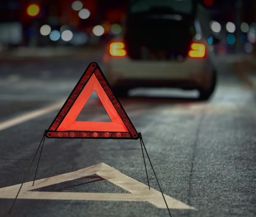 Аптечка, огнетушитель и знак аварийной остановки: что должно быть в машине и как не купить просрочку