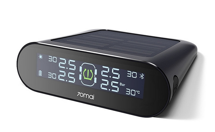 Автомобильные часы и хабы: гаджеты с сенсорным управлением