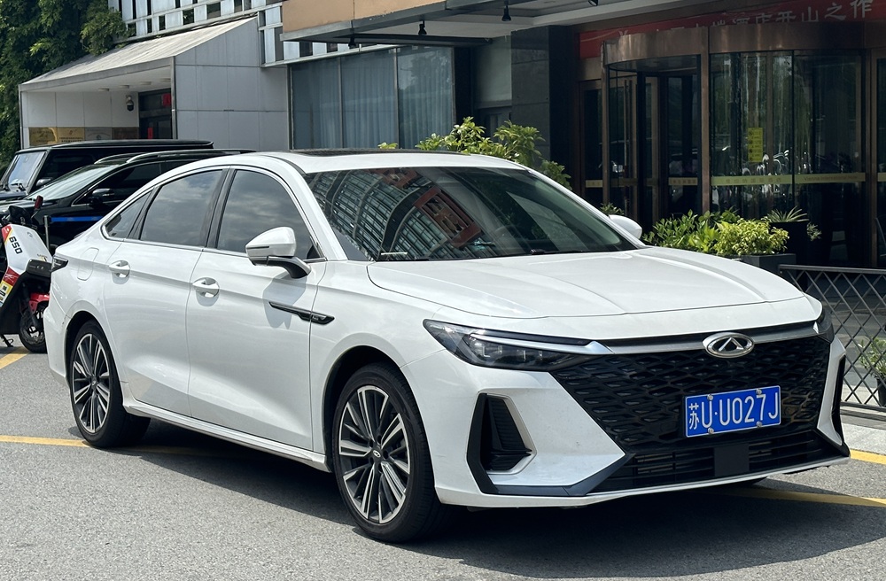 Авто до 3 млн рублей с адаптивным круиз-контролем