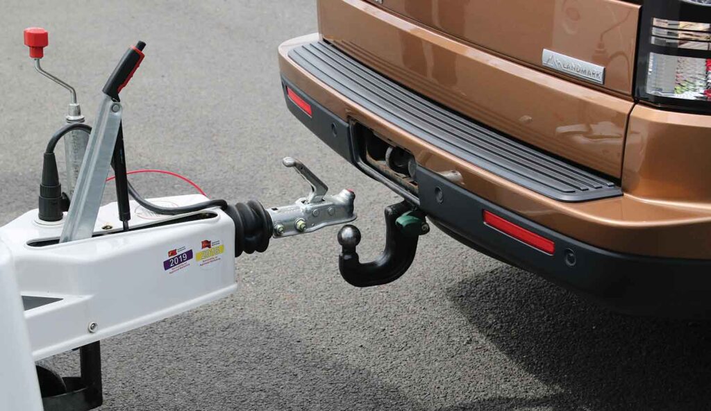 Буксировка прицепа зимой: как избежать роковых ошибок новичка