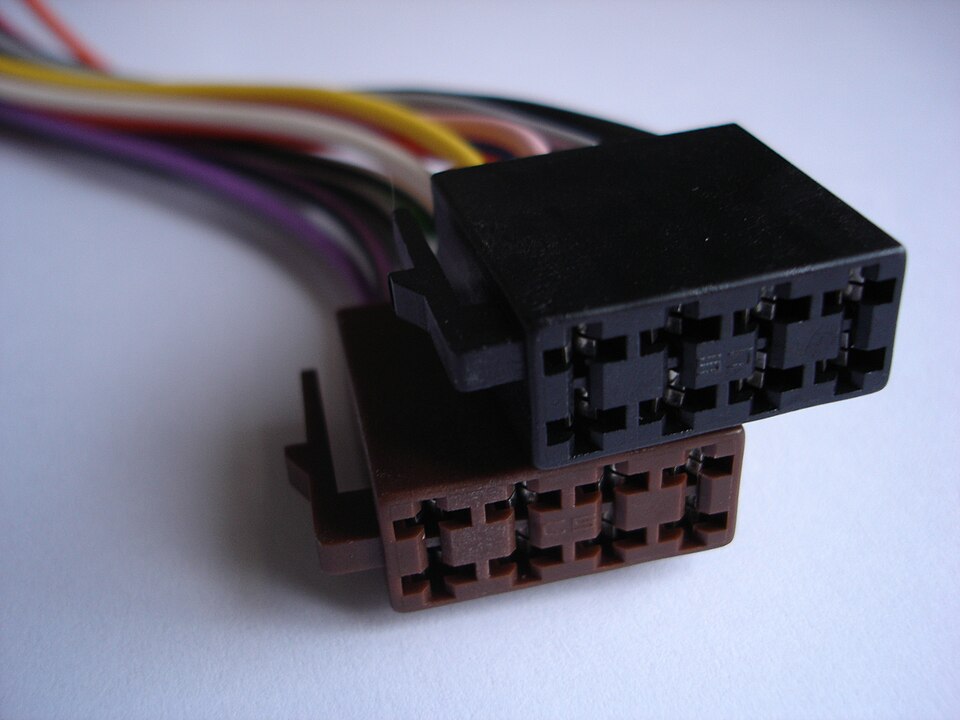 Разъёмы в авто: назначение, маркировка, особенности подключения