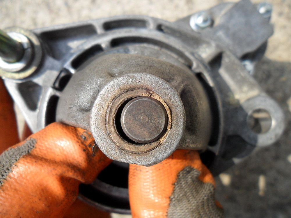 Не крутит стартер на горячую: причины, диагностика и способы устранения