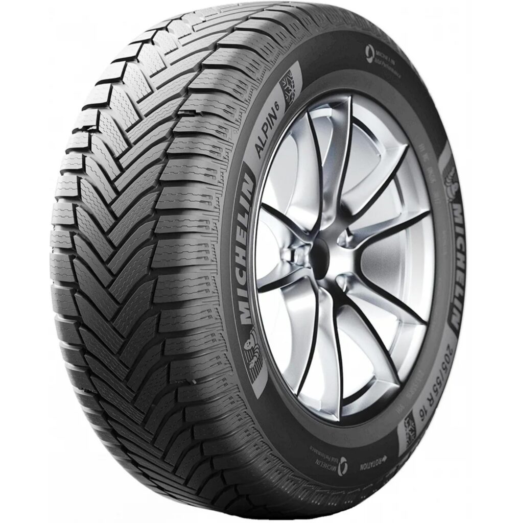 Шипы vs «липучка»: что безопаснее на льду?