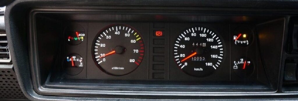 Панель приборов ВАЗ 2107: устройство, назначение и особенности эксплуатации