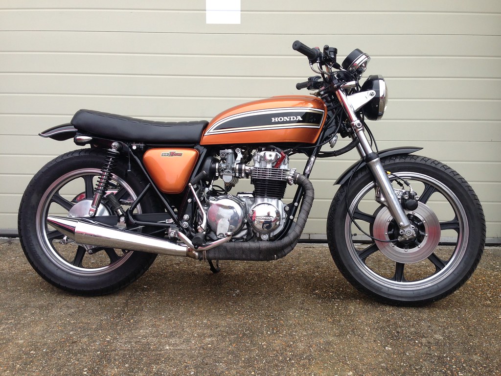 Тренды в дизайне мотоциклов: от кафе-рейсеров до чопперов