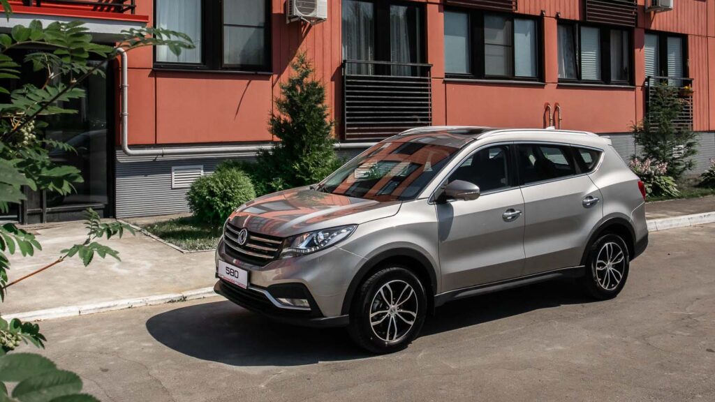 Семейные 7‑местные SUV до 3,5 млн ₽: багажник, третий ряд, расход