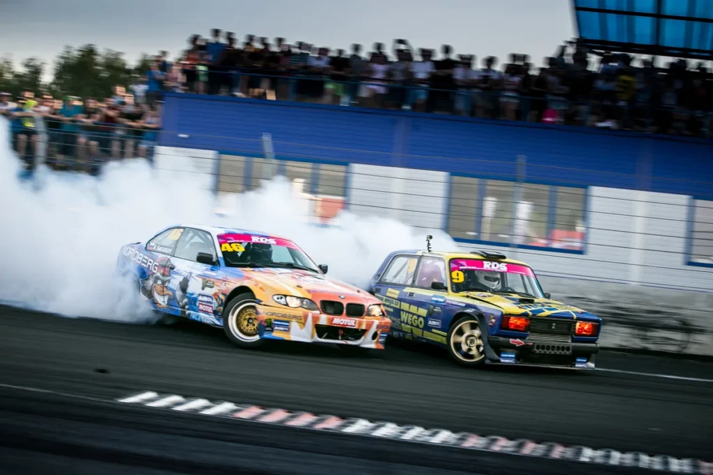 Занос: что делать на переднем, заднем и полном приводе — базовые приёмы управления