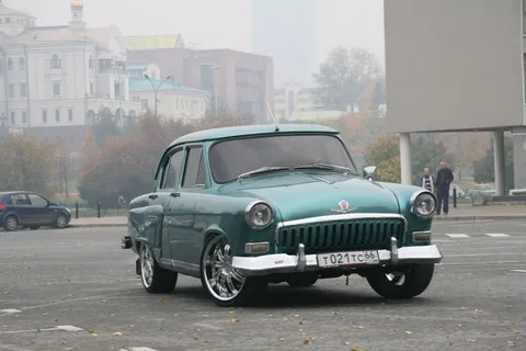 Частные коллекции Москвы: раритеты в гаражах