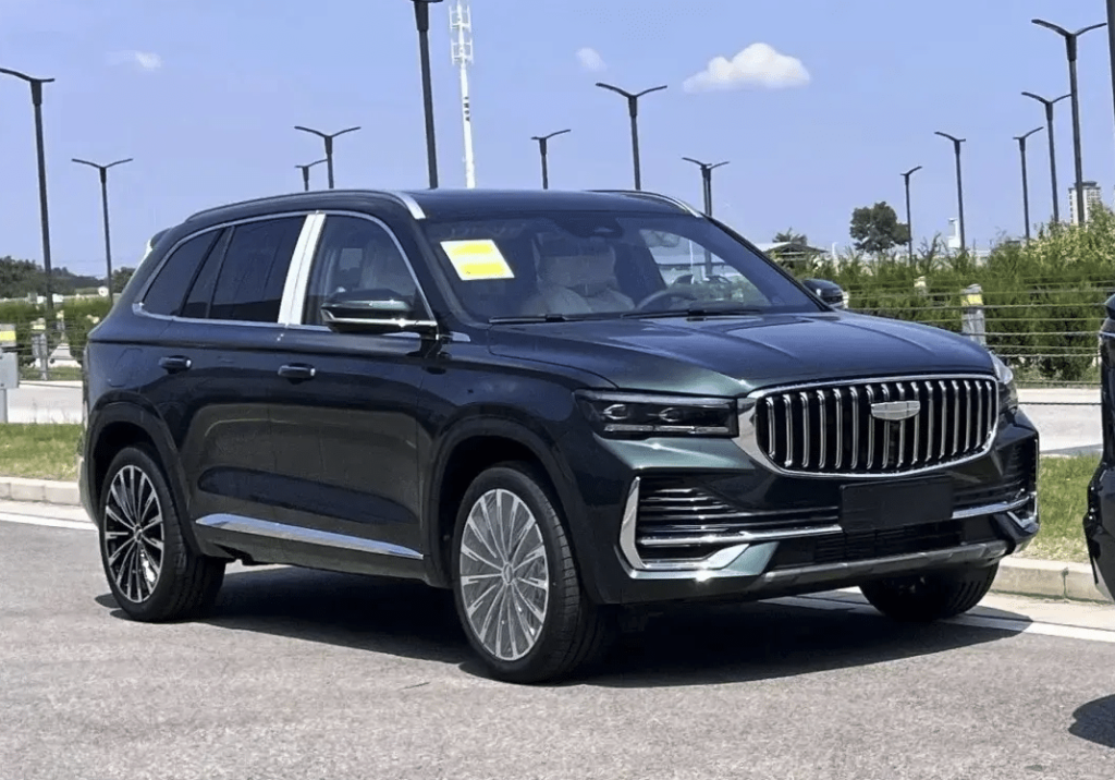 Lada Iskra vs Geely Monjaro: сравнительный тест 2025